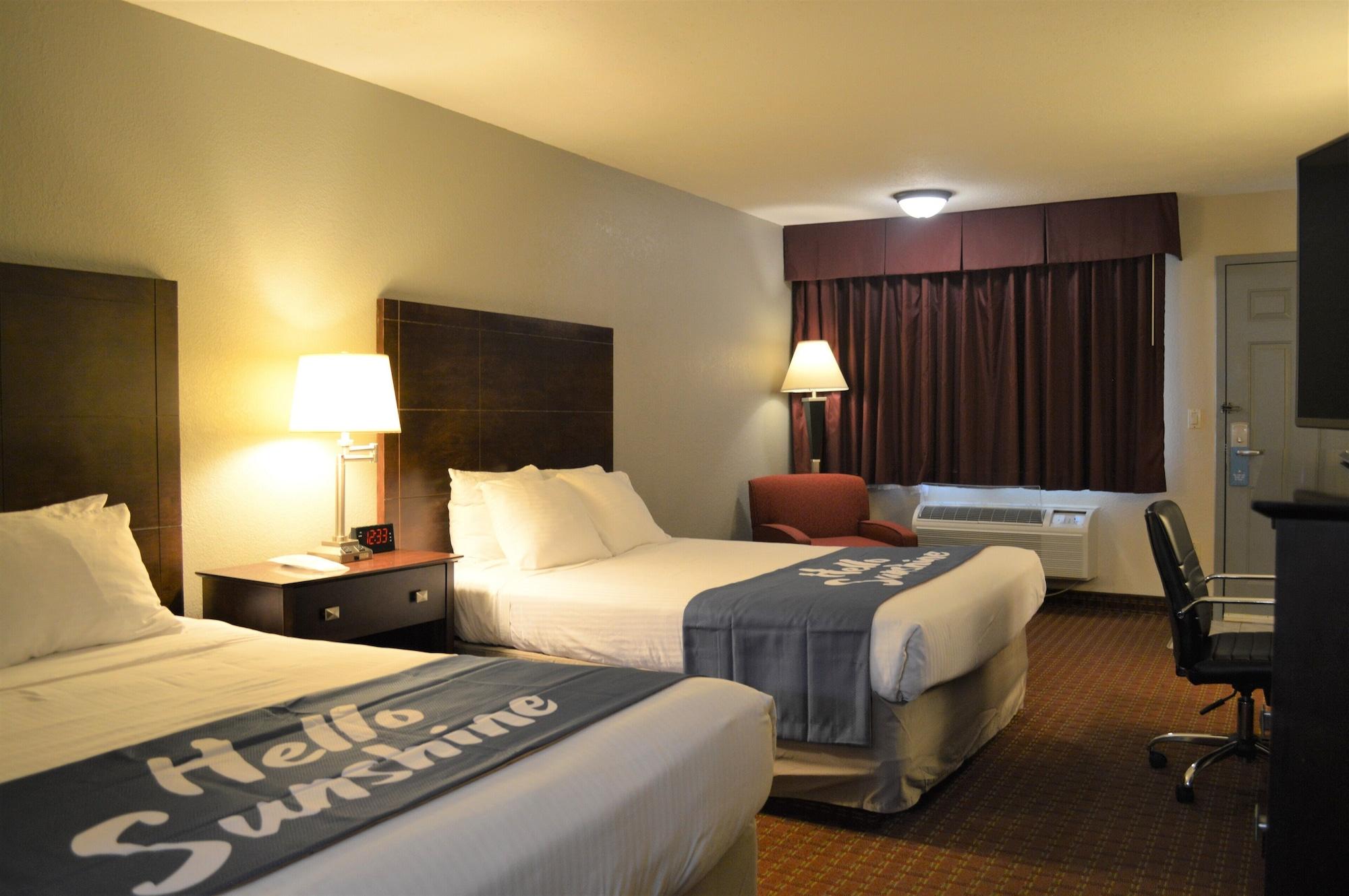 Days Inn By Wyndham Whitmore Lake Екстериор снимка