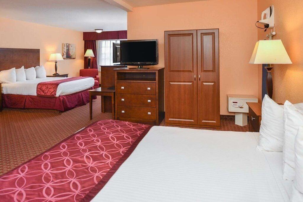 Days Inn By Wyndham Whitmore Lake Екстериор снимка