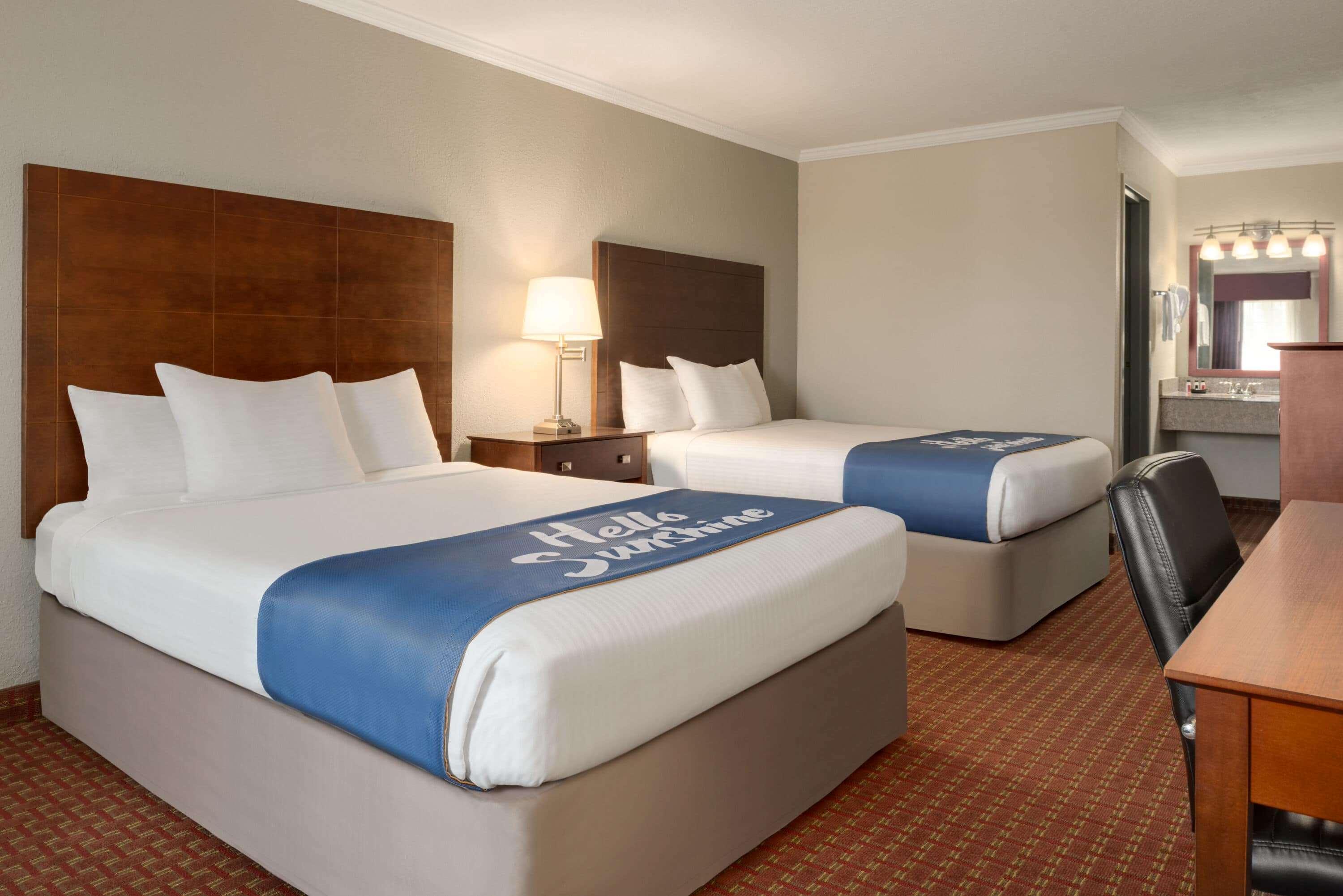 Days Inn By Wyndham Whitmore Lake Екстериор снимка