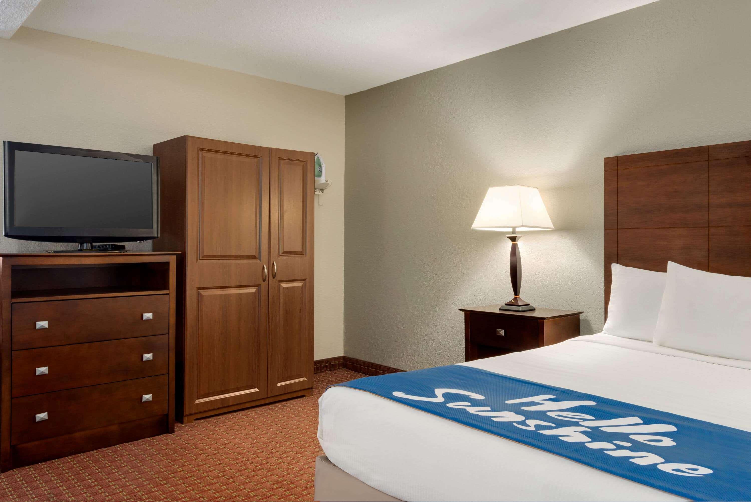Days Inn By Wyndham Whitmore Lake Екстериор снимка
