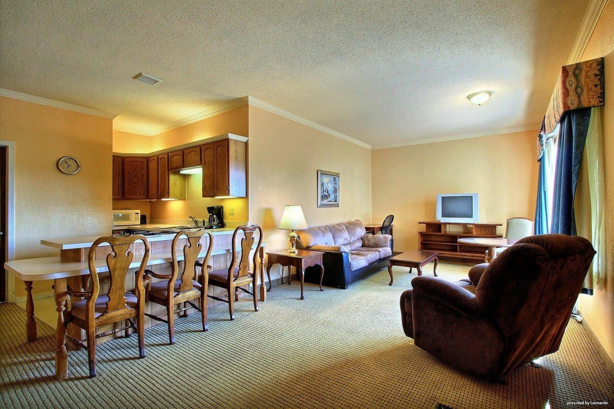 Days Inn By Wyndham Whitmore Lake Екстериор снимка