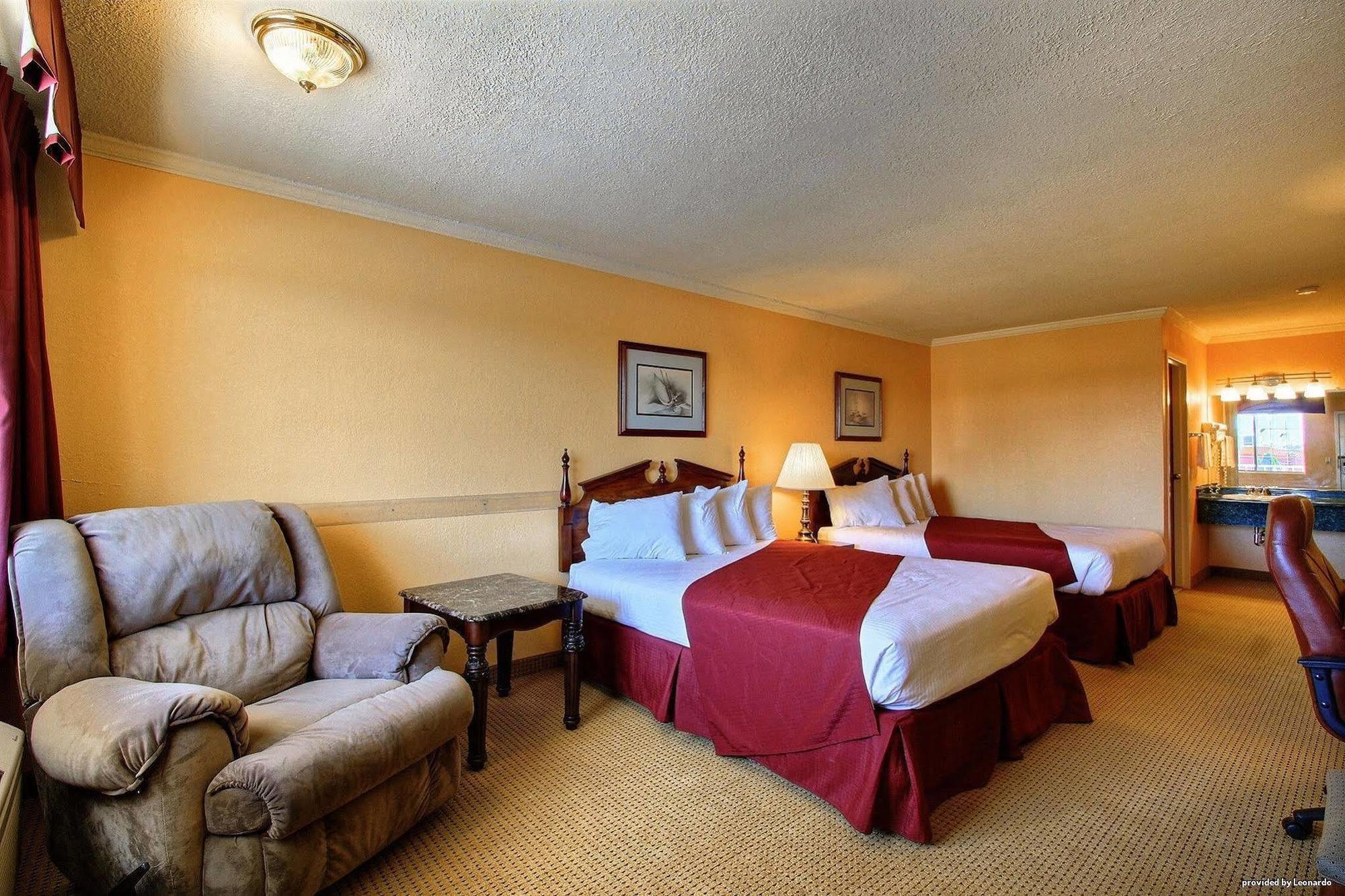 Days Inn By Wyndham Whitmore Lake Екстериор снимка